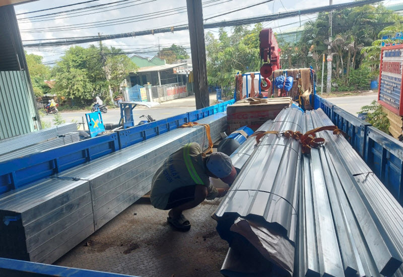Mua tôn Liên Doanh Việt Nhật giá rẻ ở đâu tphcm - hãy liên hệ ngay với nhà máy tôn Liki Steel